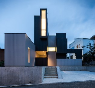 日本山丘單棟公寓建築設計Hill House Architecture